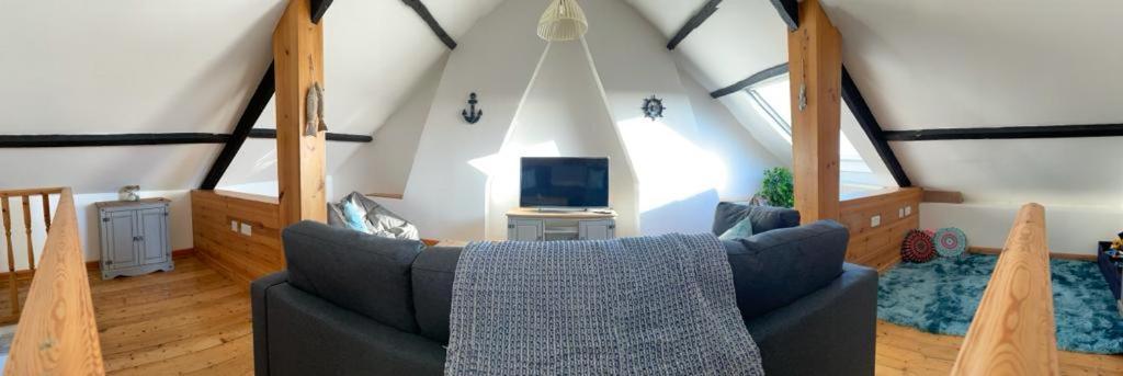 Апартаменти Harbour Loft! Newly Refurbished 3 Bed Flat! Беррі-Порт Екстер'єр фото