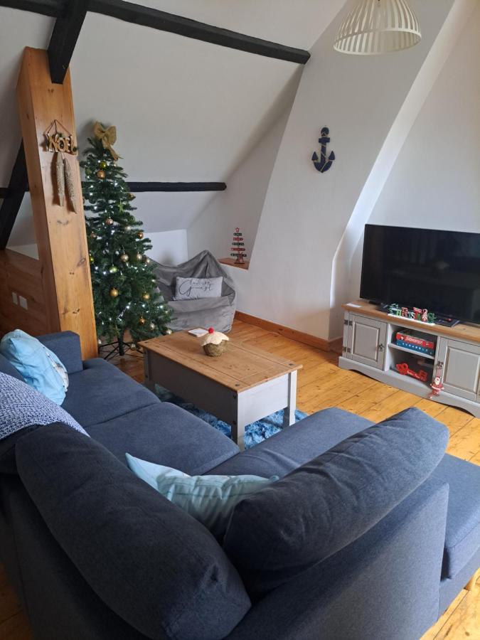 Апартаменти Harbour Loft! Newly Refurbished 3 Bed Flat! Беррі-Порт Екстер'єр фото